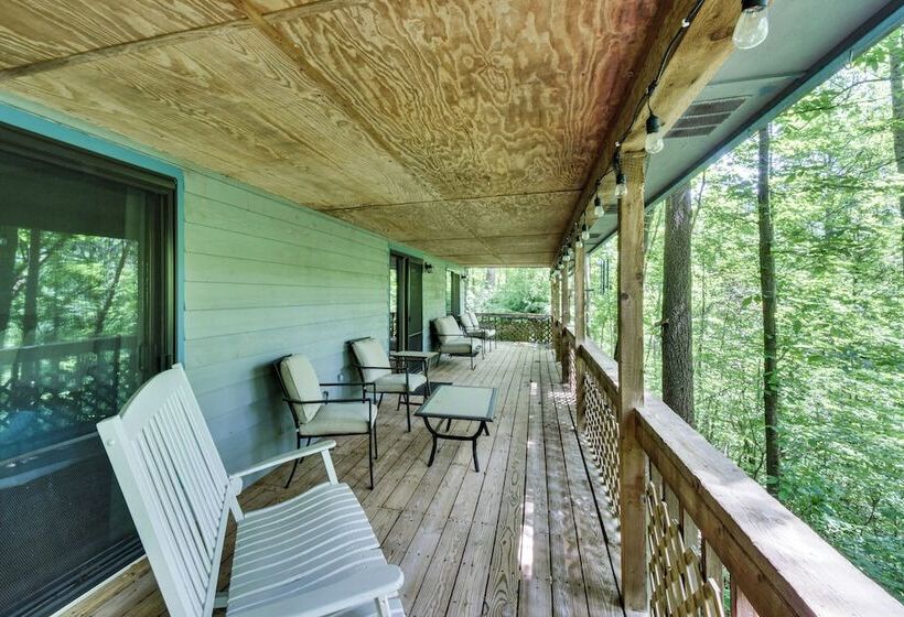 Cozy Franklin Retreat W/ Deck   5 Mi To Downtown!