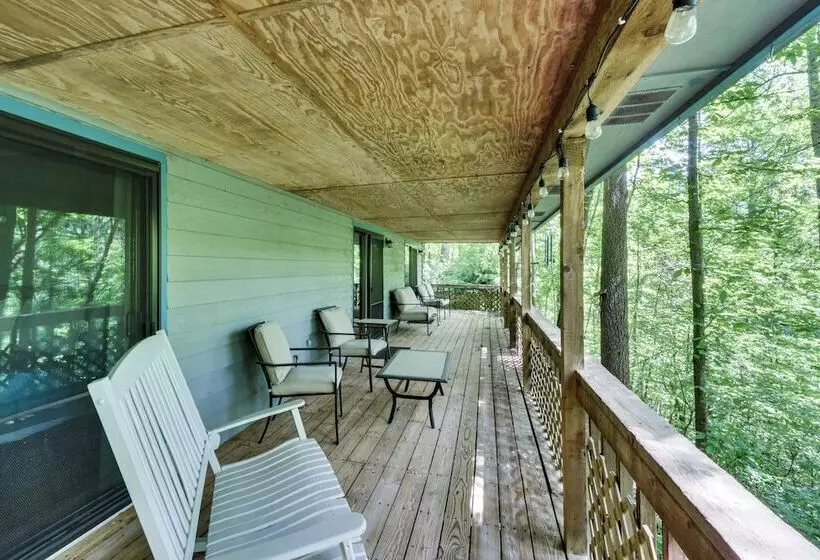 Cozy Franklin Retreat W/ Deck   5 Mi To Downtown!