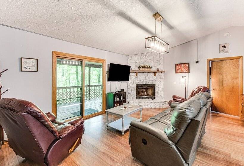 Cozy Franklin Retreat W/ Deck   5 Mi To Downtown!