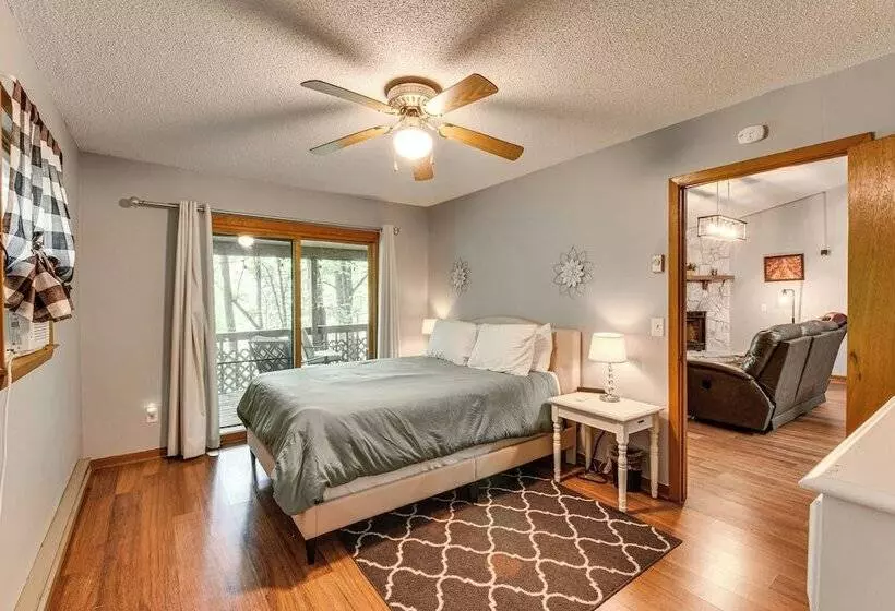 Cozy Franklin Retreat W/ Deck   5 Mi To Downtown!