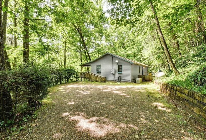 Cozy Franklin Retreat W/ Deck   5 Mi To Downtown!