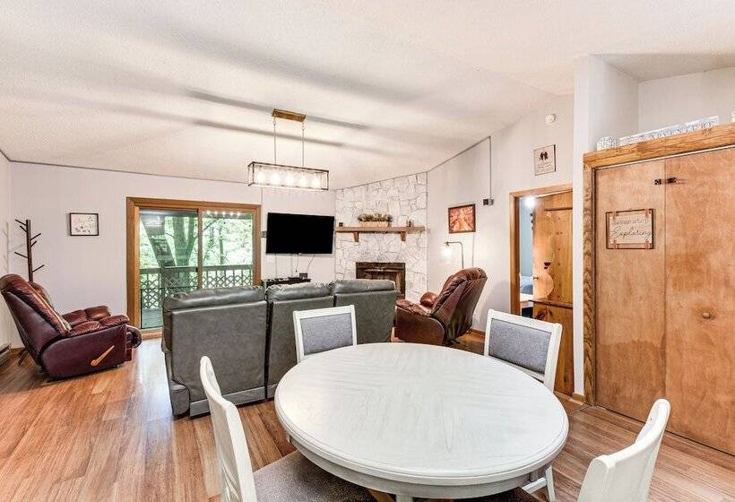 Cozy Franklin Retreat W/ Deck   5 Mi To Downtown!