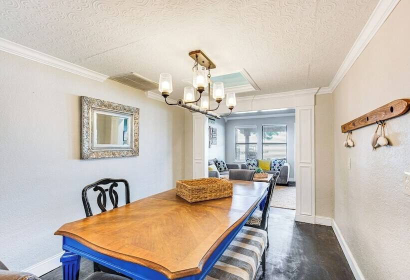 Private Dock & Deck: Eagle Mountain Lake Retreat!