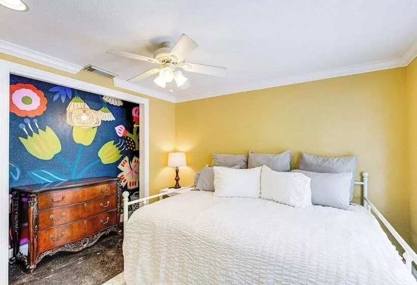 Private Dock & Deck: Eagle Mountain Lake Retreat!