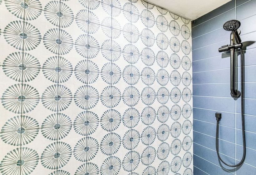 Private Dock & Deck: Eagle Mountain Lake Retreat!