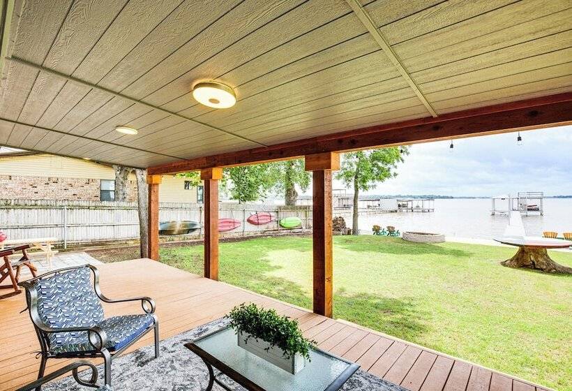 Private Dock & Deck: Eagle Mountain Lake Retreat!
