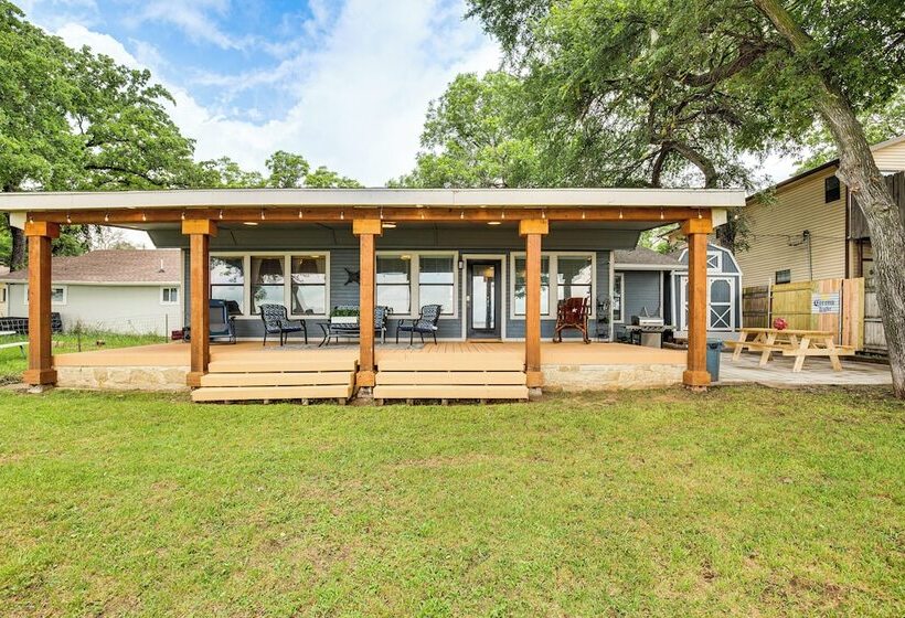 Private Dock & Deck: Eagle Mountain Lake Retreat!