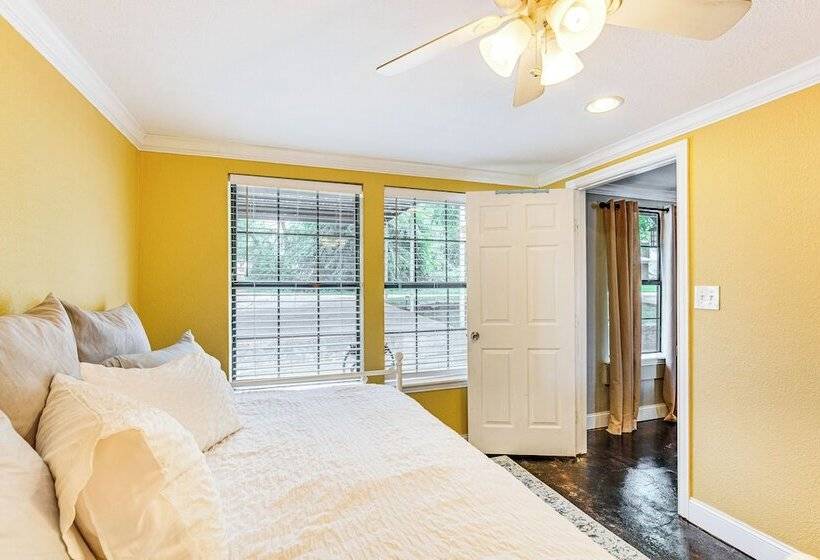 Private Dock & Deck: Eagle Mountain Lake Retreat!