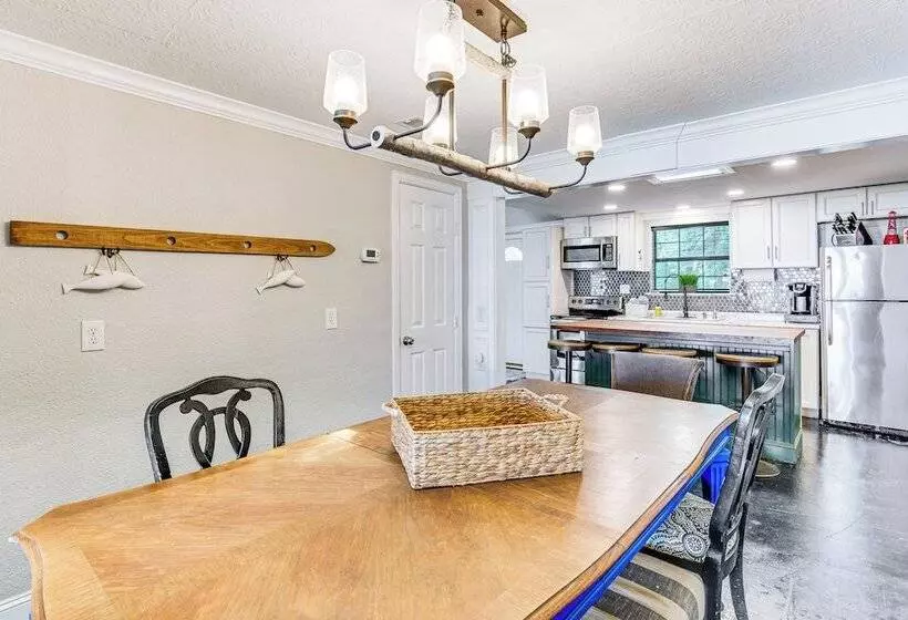 Private Dock & Deck: Eagle Mountain Lake Retreat!