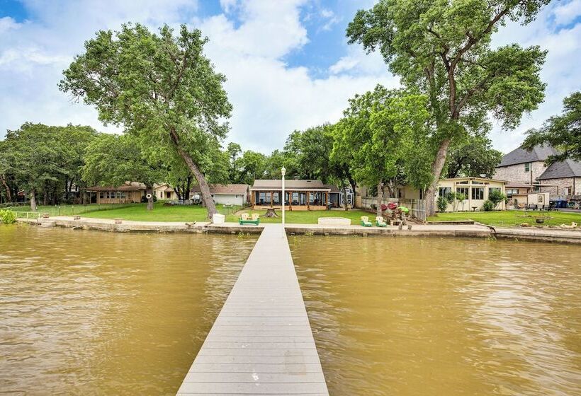 Private Dock & Deck: Eagle Mountain Lake Retreat!