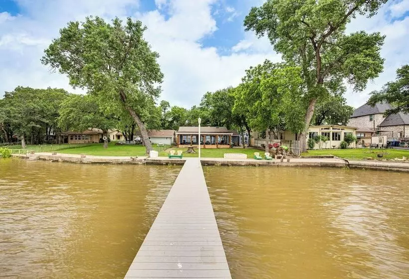 Private Dock & Deck: Eagle Mountain Lake Retreat!