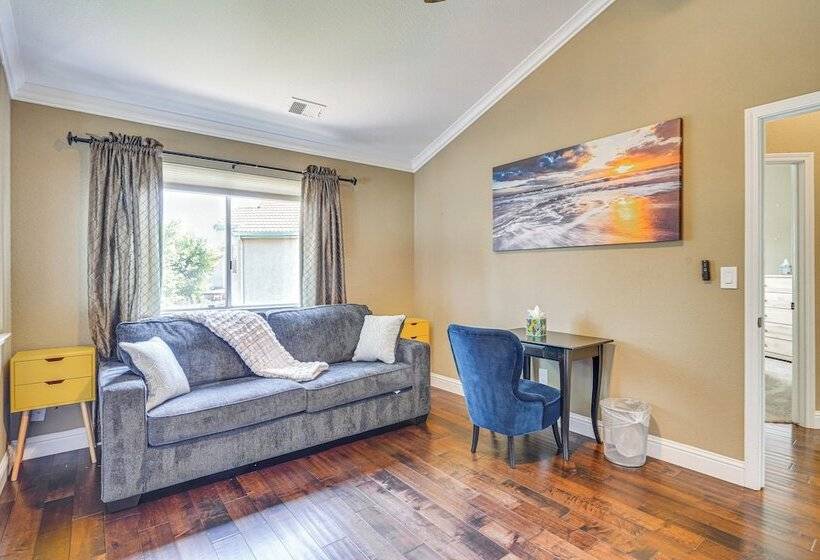 Expansive Tracy Home W/ Patio & Fire Pit!