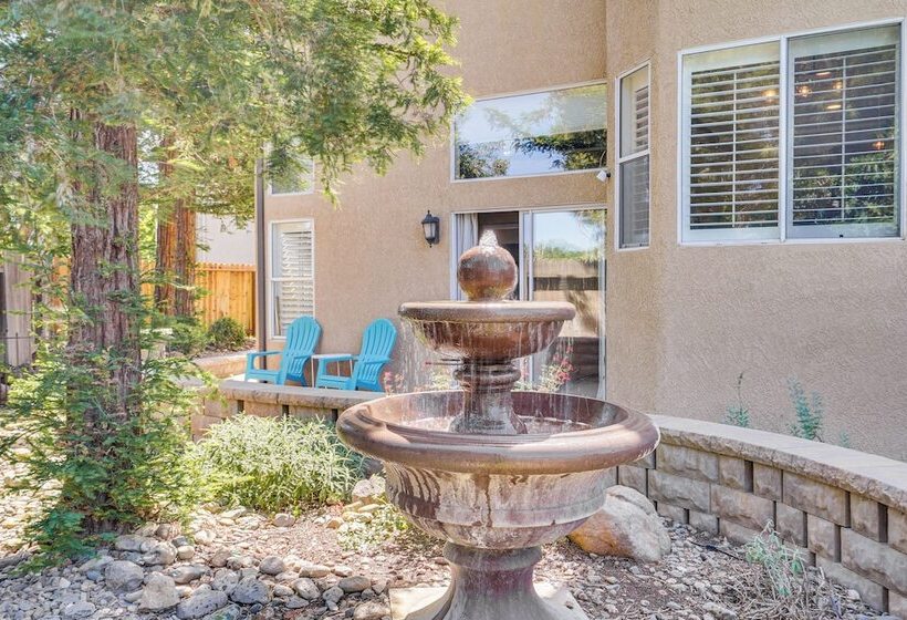 Expansive Tracy Home W/ Patio & Fire Pit!