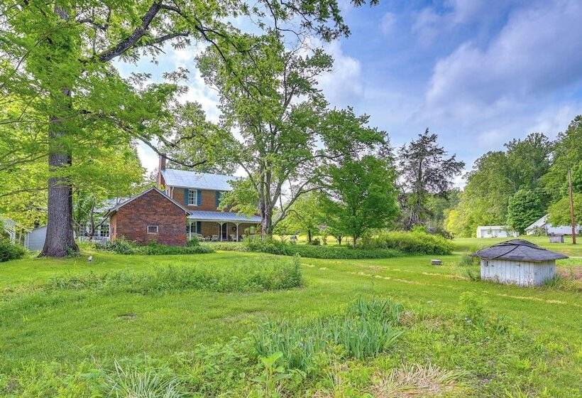 Historic Farmhouse ~ 15 Mi To Winston Salem