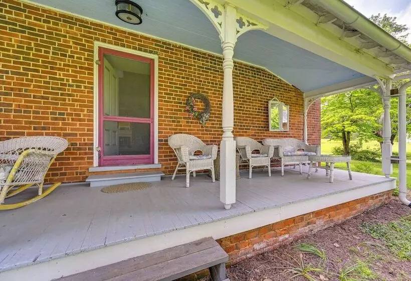Historic Farmhouse ~ 15 Mi To Winston Salem