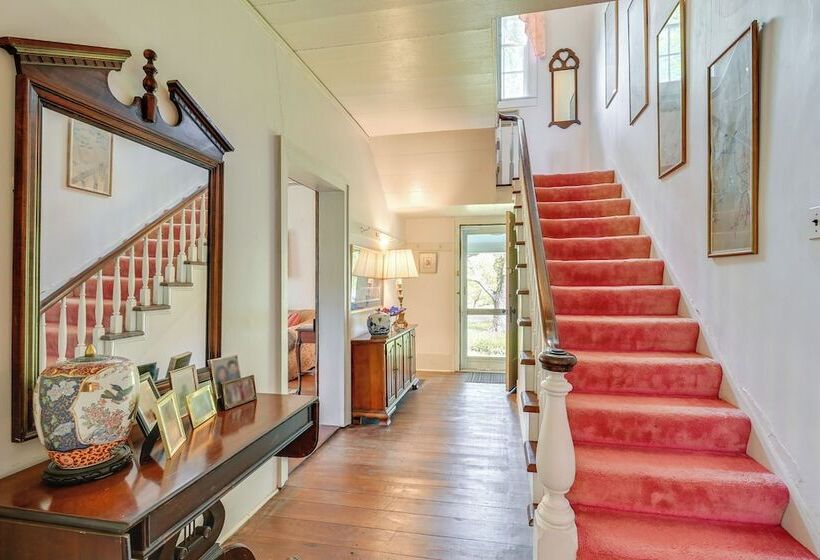 Historic Farmhouse ~ 15 Mi To Winston Salem