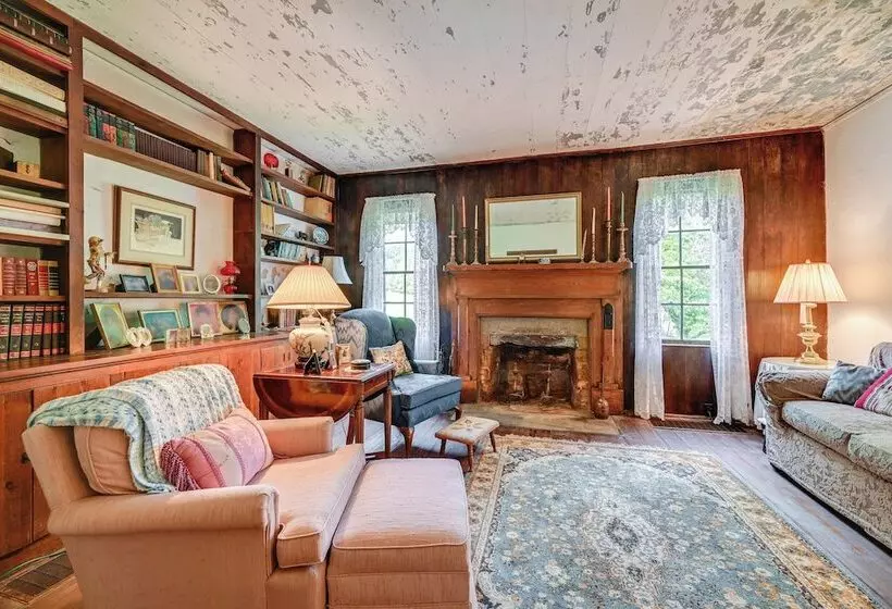 Historic Farmhouse ~ 15 Mi To Winston Salem