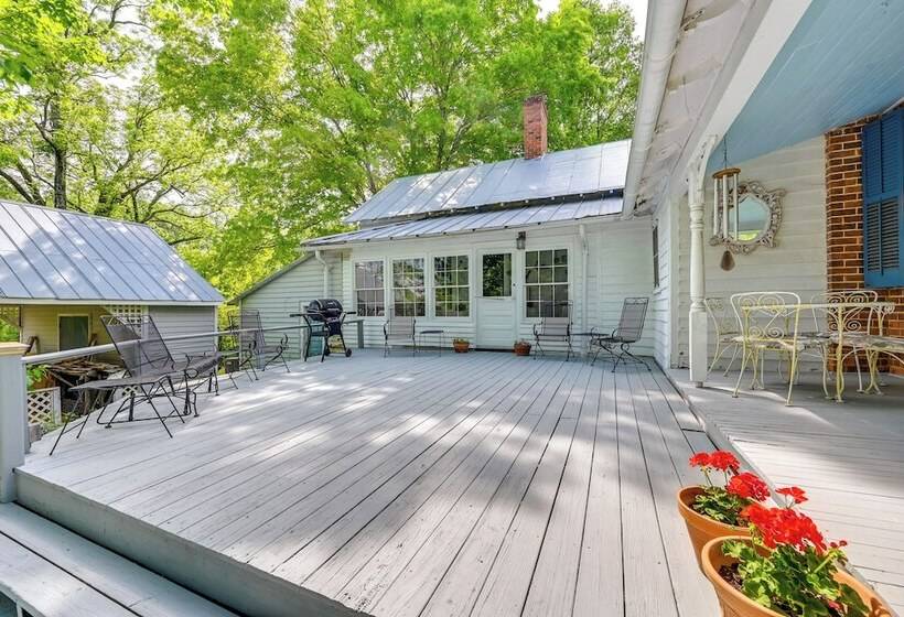 Historic Farmhouse ~ 15 Mi To Winston Salem