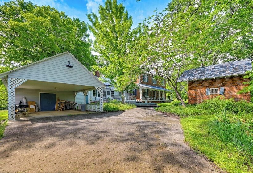 Historic Farmhouse ~ 15 Mi To Winston Salem