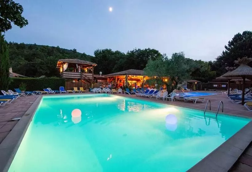 ホテル Camping Le Luberon