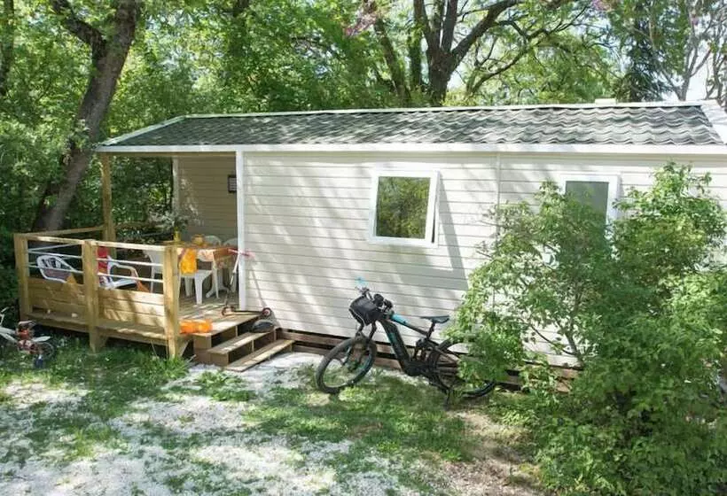 ホテル Camping Le Luberon