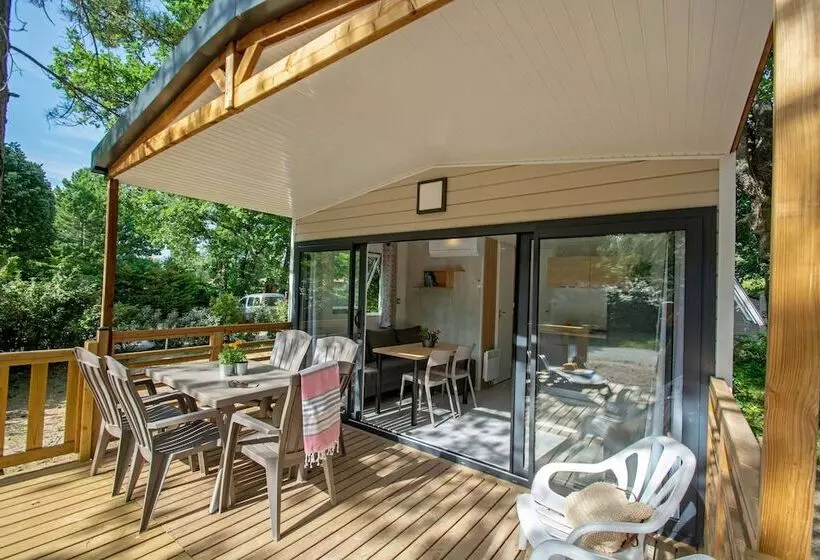 ホテル Camping Le Luberon