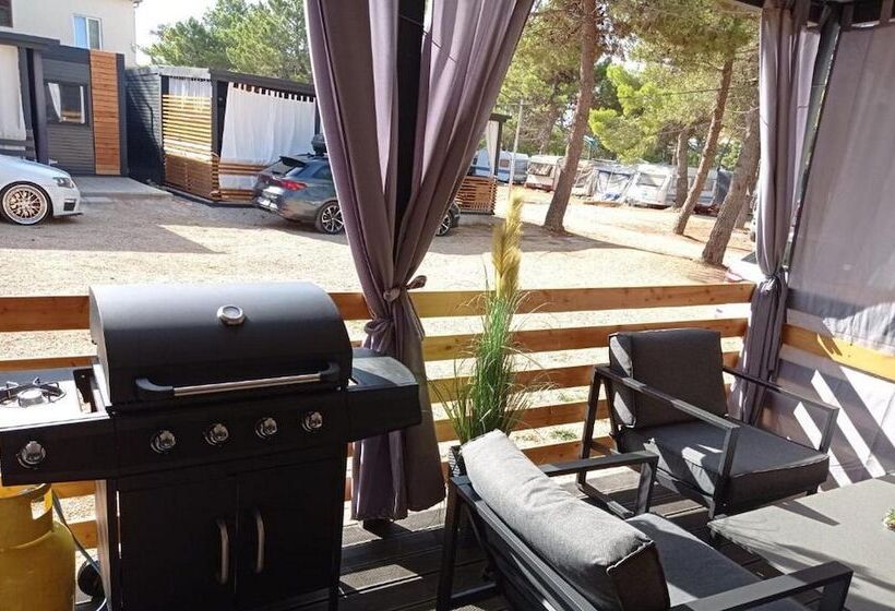 هتل Mobile Home Mia