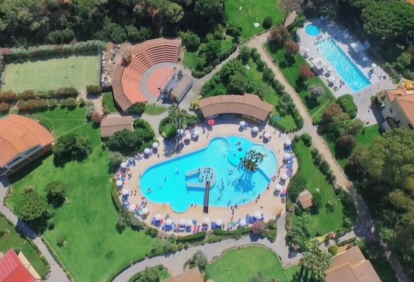 酒店 With Swmming Pool In Arborea Just 600 Meters From The Sea