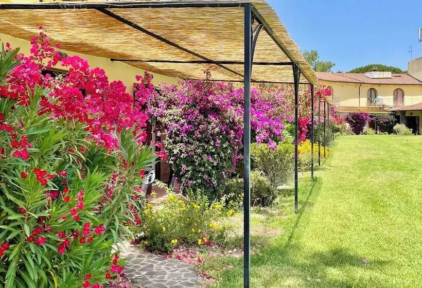 Hotelli With Swmming Pool In Arborea Just 600 Meters From The Sea