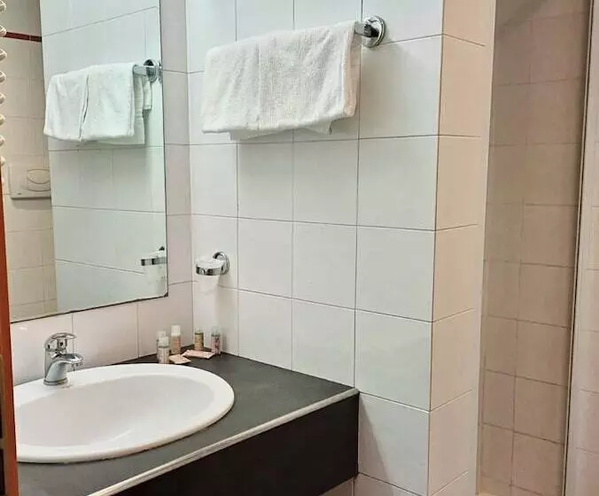 Hotelli With Swmming Pool In Arborea Just 600 Meters From The Sea