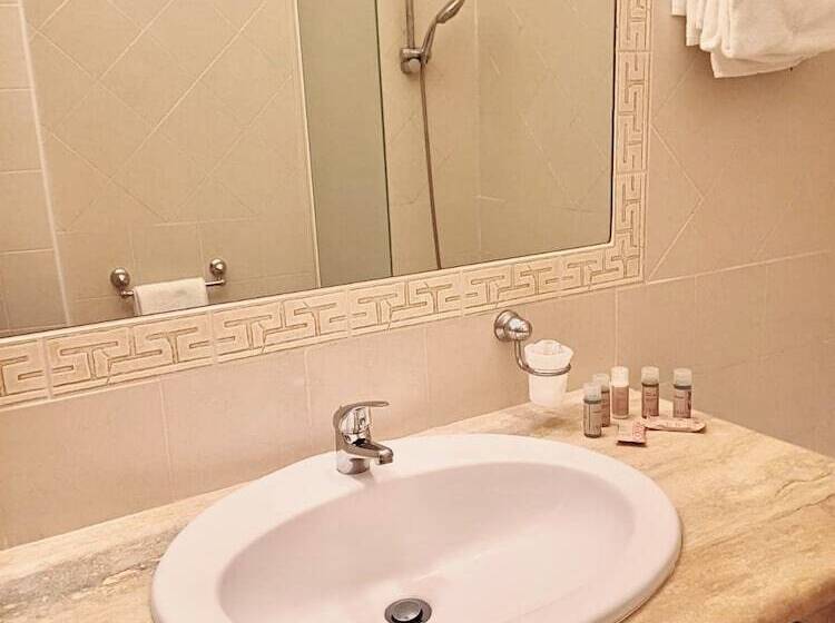 酒店 With Swmming Pool In Arborea Just 600 Meters From The Sea