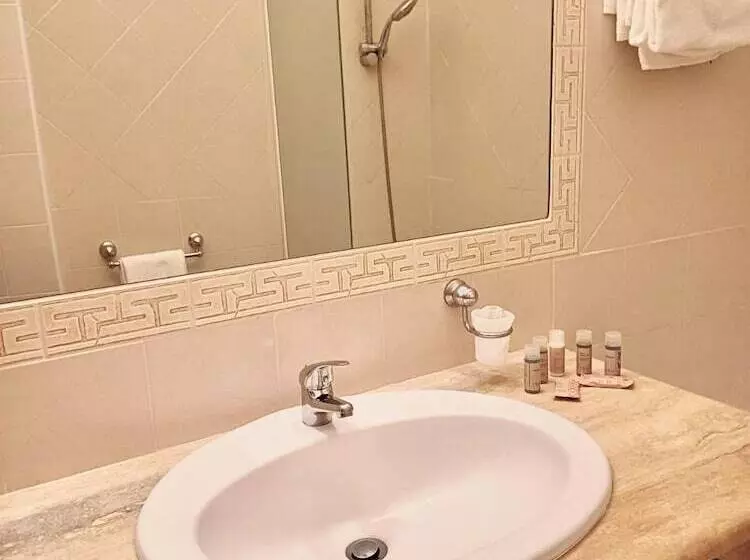 Hotelli With Swmming Pool In Arborea Just 600 Meters From The Sea