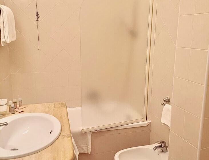 酒店 With Swmming Pool In Arborea Just 600 Meters From The Sea