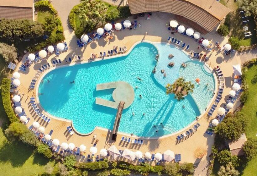 酒店 With Swmming Pool In Arborea Just 600 Meters From The Sea