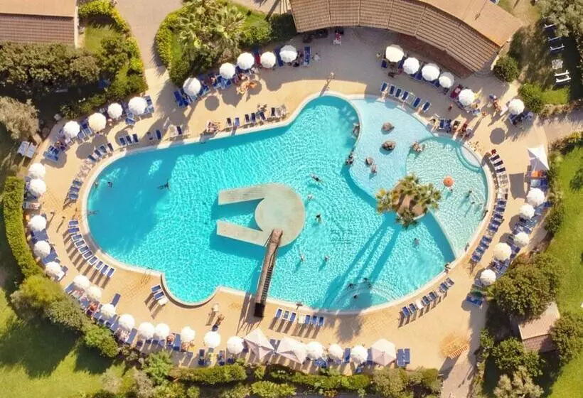 Hotelli With Swmming Pool In Arborea Just 600 Meters From The Sea