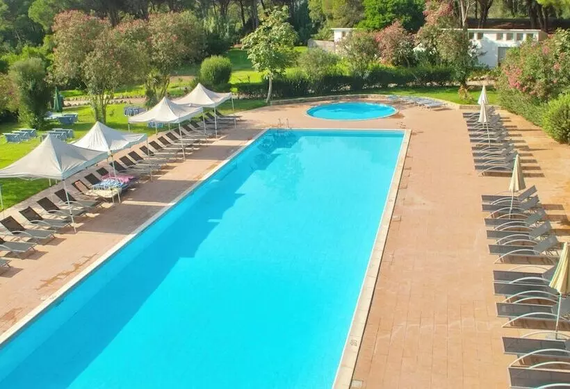 Hotelli With Swmming Pool In Arborea Just 600 Meters From The Sea