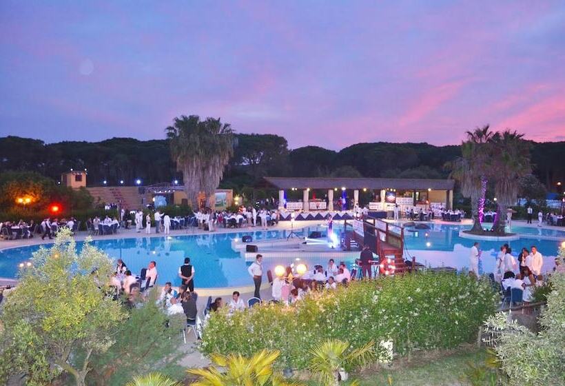 酒店 With Swmming Pool In Arborea Just 600 Meters From The Sea