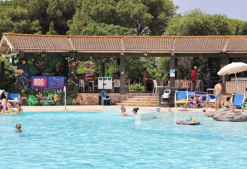 Hotelli With Swmming Pool In Arborea Just 600 Meters From The Sea