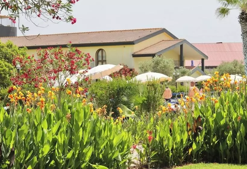 Hotelli With Swmming Pool In Arborea Just 600 Meters From The Sea