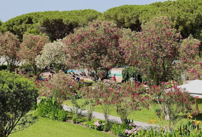 酒店 With Swmming Pool In Arborea Just 600 Meters From The Sea