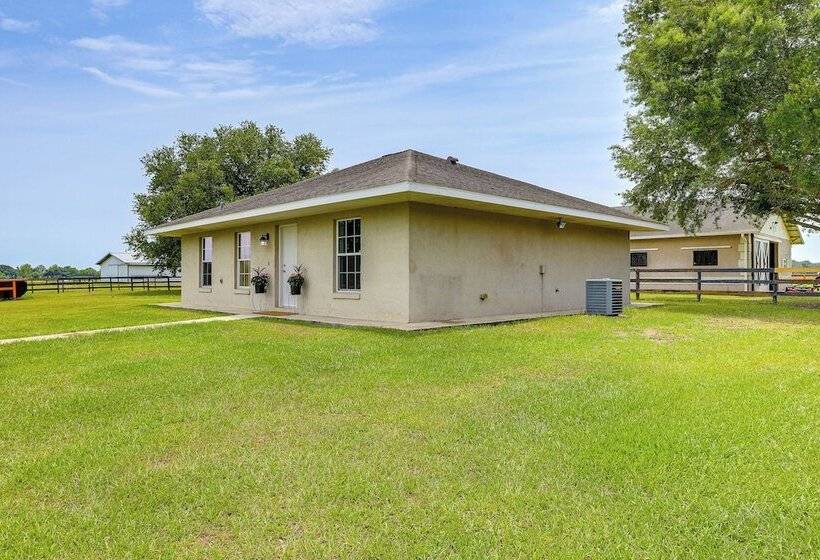 Idyllic Anthony Home: Riding Arena W/ Mirror Wall!