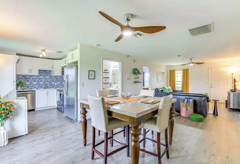 Idyllic Anthony Home: Riding Arena W/ Mirror Wall!