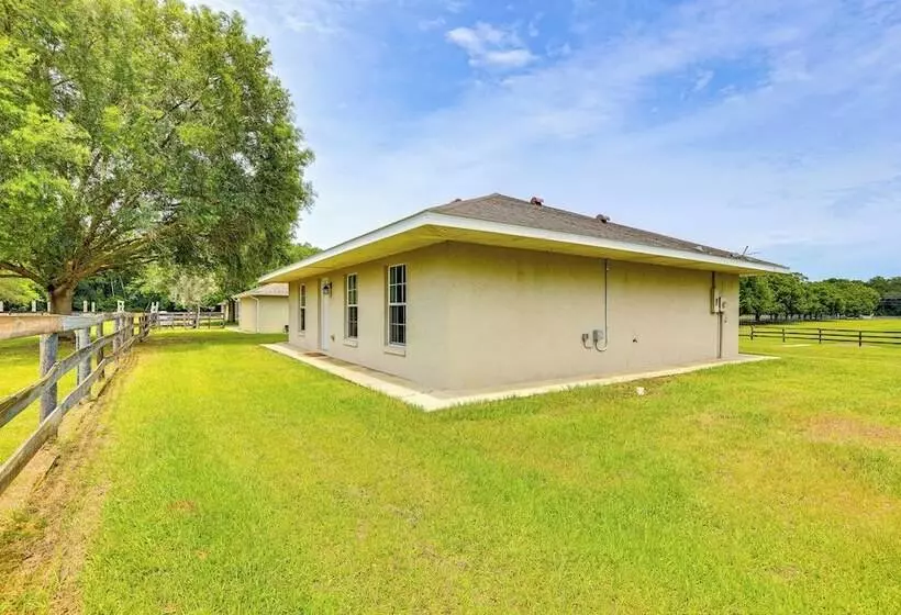 Idyllic Anthony Home: Riding Arena W/ Mirror Wall!