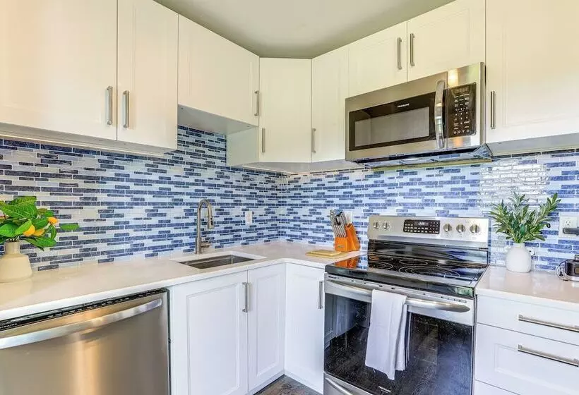 Idyllic Anthony Home: Riding Arena W/ Mirror Wall!