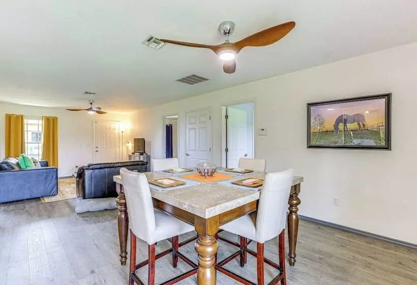 Idyllic Anthony Home: Riding Arena W/ Mirror Wall!