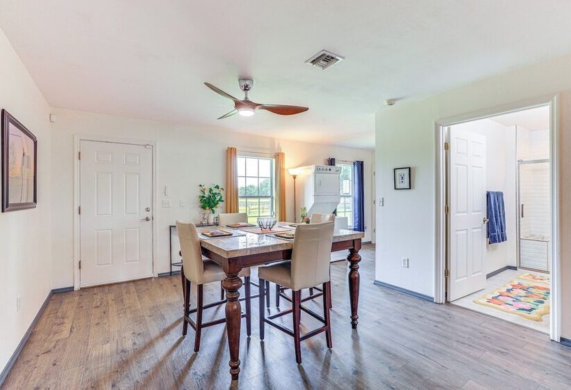 Idyllic Anthony Home: Riding Arena W/ Mirror Wall!