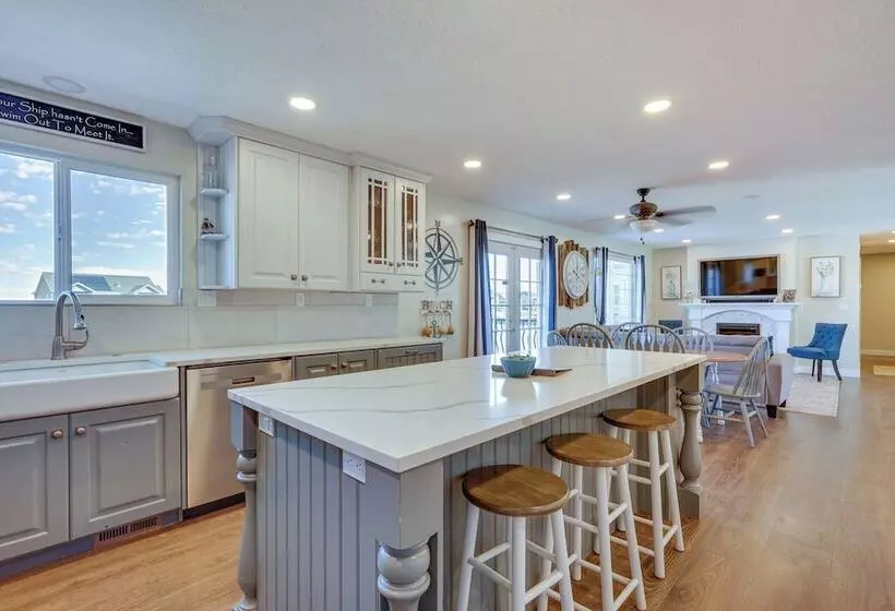 Lakefront Utah Home W/ Private Beach, Dock & Canoe