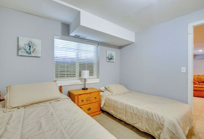 Lakefront Utah Home W/ Private Beach, Dock & Canoe