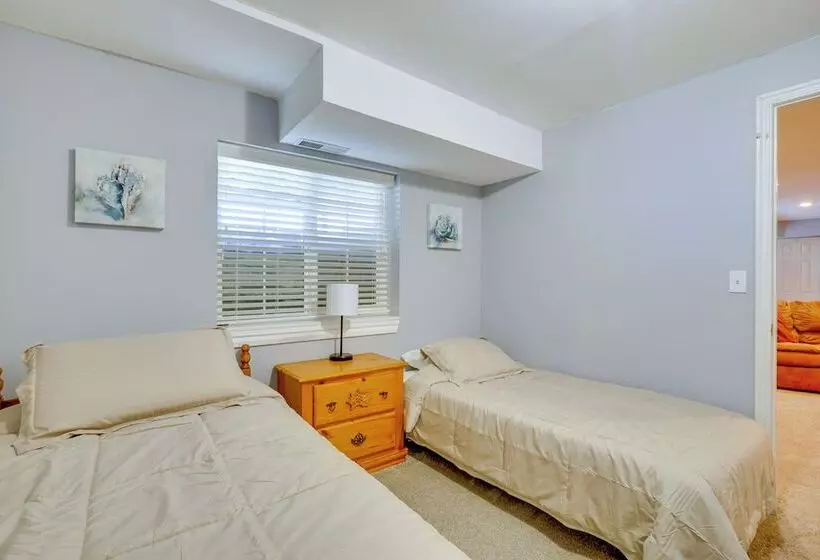 Lakefront Utah Home W/ Private Beach, Dock & Canoe