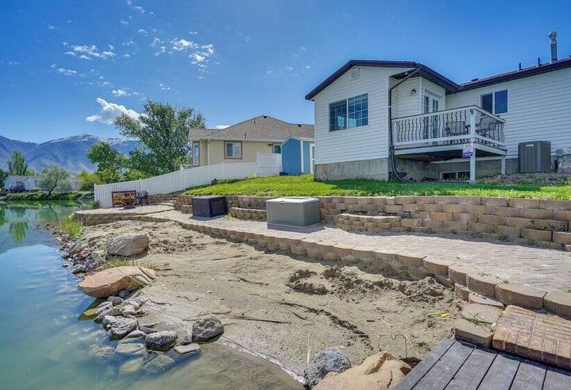 Lakefront Utah Home W/ Private Beach, Dock & Canoe